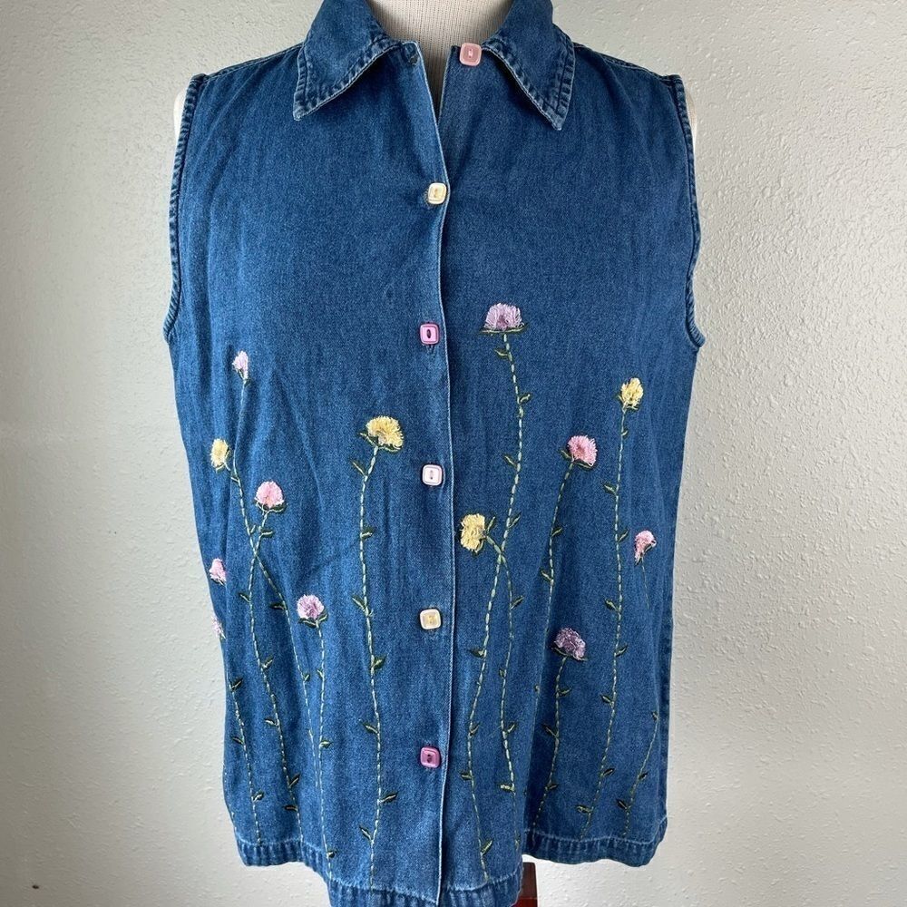 NWT Life Style Sleeveless Denim Button Down Shirt